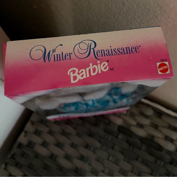 1996 Winter Renaissance Barbie #15570 – Special Edition NRFB Vintage - Picture 5 of 6